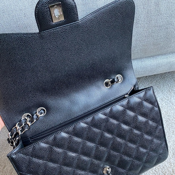 SOLD. Chanel jumbo single flap bag in black caviar - Picture 16 of 16